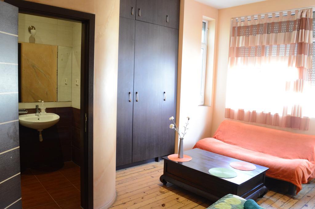 Elegance On A Budget - Rooms For Rent In Sofia Center Exteriér fotografie